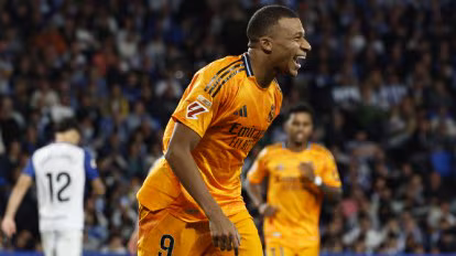 两人背后有 两人背后有