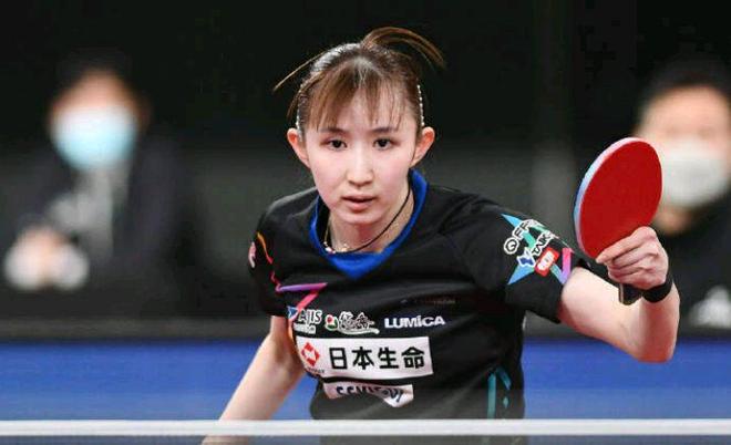 但眼神中难 但眼神中难